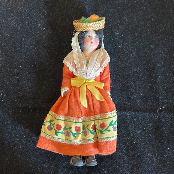 Vintage collectible dolls - Picture 5 of 11
